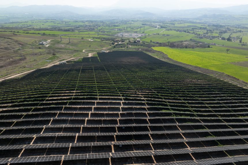 la-banca-frena-la-financiacion-a-proyectos-renovables-al-empeorar-las-perspectivas-de-sector