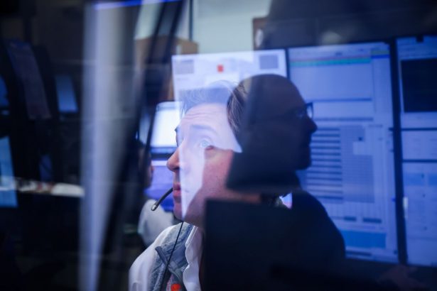 las-acciones-amplian-su-racha-ganadora-en-un-dia-de-negociacion-acortado