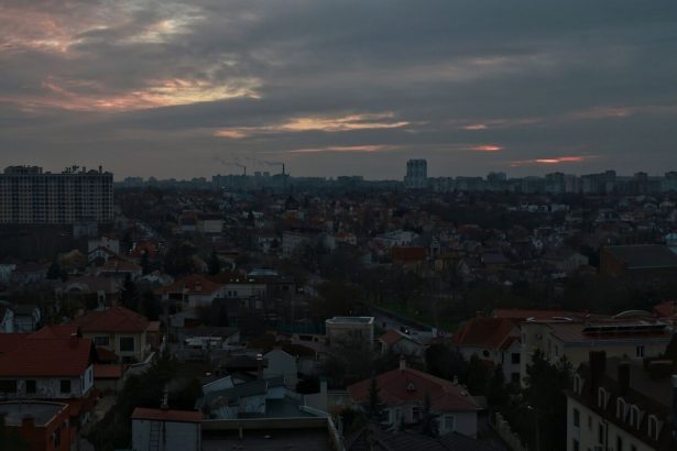 ucrania-dice-que-afecto-a-una-planta-de-procesamiento-de-gas-y-una-refineria-de-petroleo-rusas