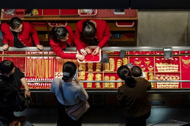 la-locura-por-los-metales-preciosos-lleva-al-fondo-chino-a-rechazar-inversores