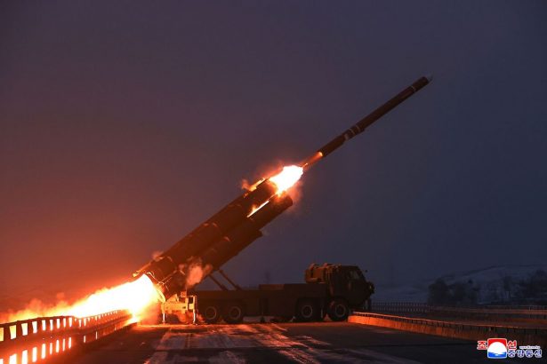 kim-de-corea-del-norte-prueba-misiles-de-crucero-de-largo-alcance-sobre-el-mar-occidental