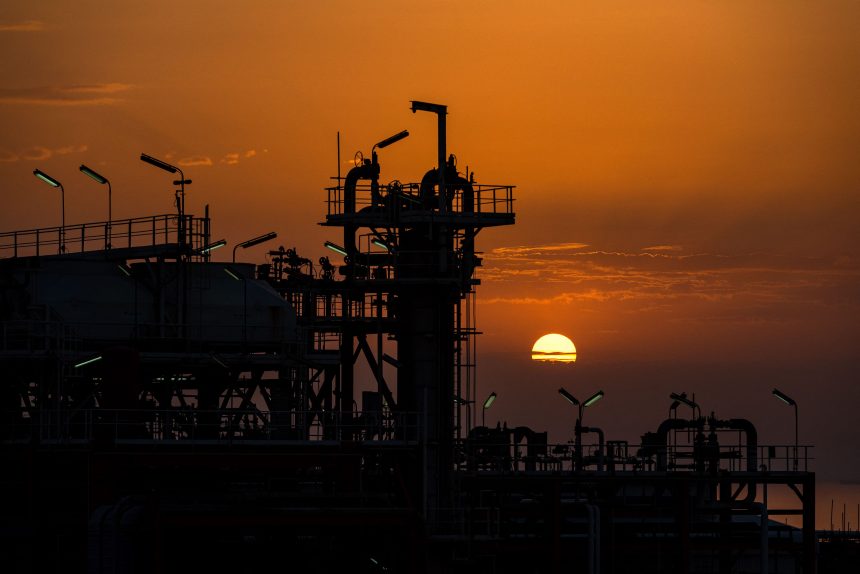 el-gran-dilema-de-los-senores-del-petroleo:-como-mantener-su-poder-en-la-era-de-la-electricidad