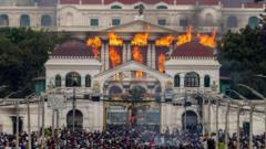 los-principales-partidos-de-nepal-dicen-que-el-parlamento-disuelto-debe-ser-reinstalado