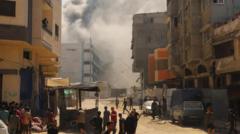 ‘escapamos-de-cierta-muerte’:-israel-intensifica-el-bombardeo-de-la-ciudad-de-gaza,-obligando-a-las-familias-a-huir