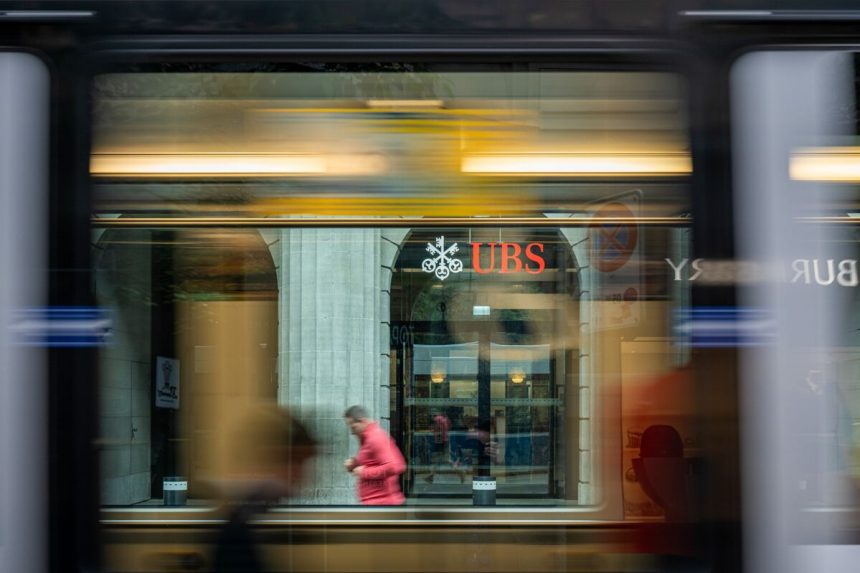 ubs-se-reunio-con-funcionarios-estadounidenses-a-medida-que-el-banco-pesa-opciones-de-estrategia:-nyp
