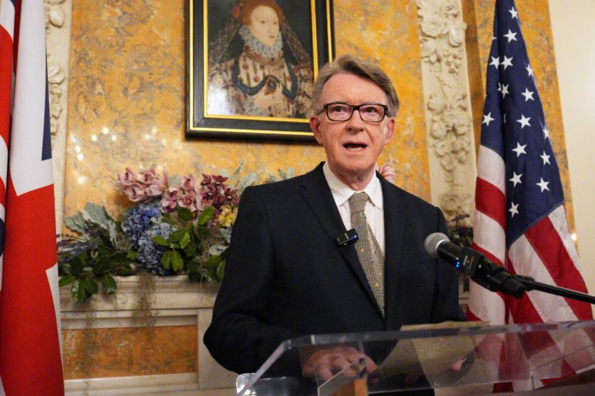 la-presion-se-basa-en-el-starmer-del-reino-unido-sobre-la-cita-de-mandelson