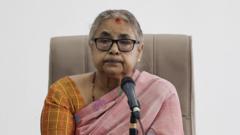 pm-interino-de-nepal-para-entregar-el-poder-en-seis-meses