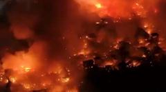 enorme-incendio-se-rasga-a-traves-de-casas-residenciales-en-manila