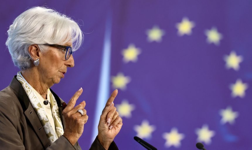 lagarde-vislumbra-la-meta-mientras-powell-reemprende-las-bajadas-de-tipos,-espoleado-por-trump