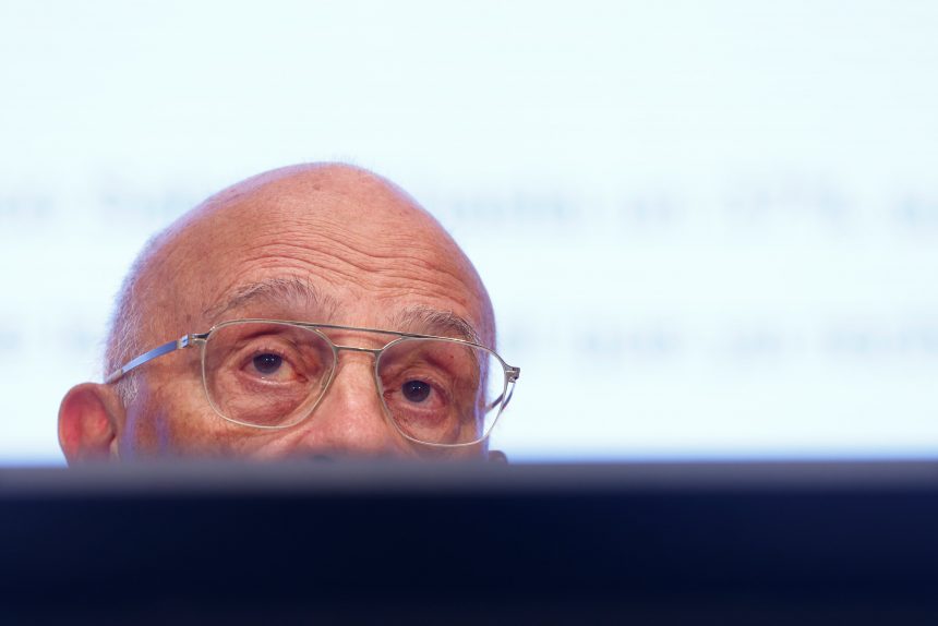 el-precio-de-la-opa-bbva-sabadell-vuelve-al-centro-del-debate-en-el-mercado