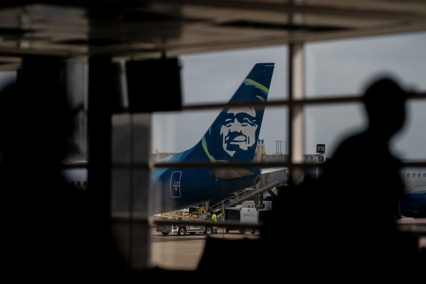 alaska-air-dice-que-las-ganancias-trimestrales-duelen-por-los-costos-de-combustible,-interrupcion-de-ti