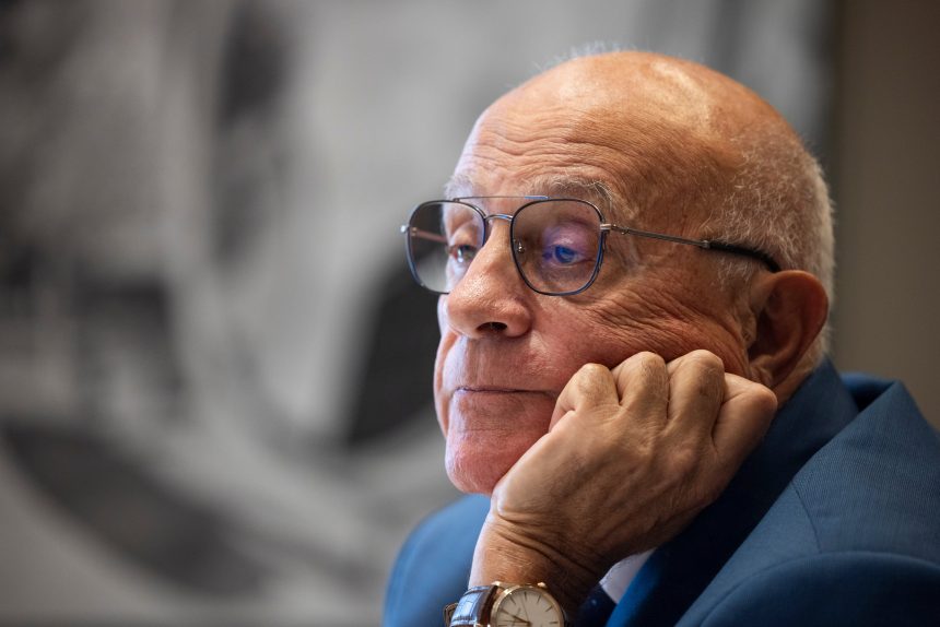 josep-oliu:-“con-la-oferta-actual,-el-escenario-mas-probable-es-que-el-bbva-no-llegue-al-50%-ni-al-30%”