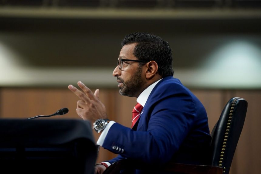 el-director-del-fbi-golpea-a-los-criticos-sobre-los-fracasos,-dice-‘traelo’