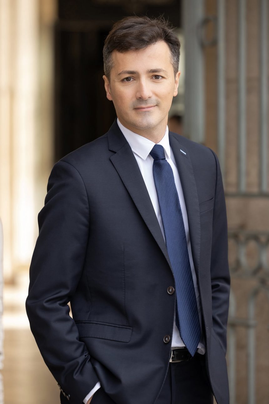 raphael-gallardo-(carmignac):-“el-mercado-puede-dar-a-francia-un-ano-mas-para-arreglar-sus-problemas”