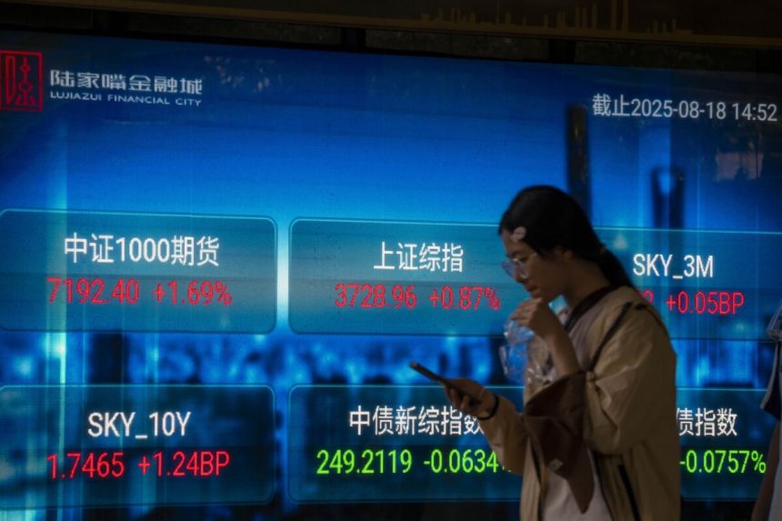 los-corredores-de-china-se-apresuran-a-vender-deudas-a-medida-que-el-margen-de-boom-de-acciones-eleva-las-necesidades-de-margen