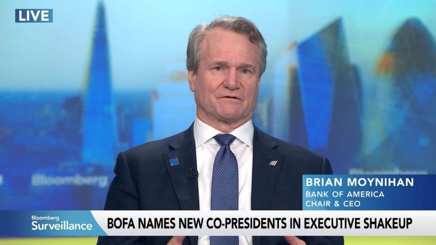 el-ceo-de-bank-of-america,-brian-moynihan,-dice-que-«no-va-a-ninguna-parte»