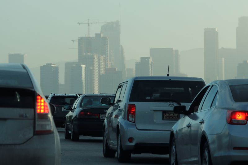 los-legisladores-democratas-instan-a-trump-a-dejar-el-plan-para-matar-los-limites-de-emision-de-vehiculos