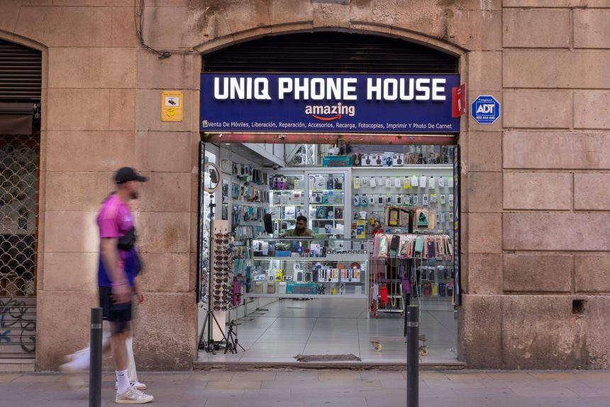 la-patronal-de-las-telecos-ve-“contraproducente”-la-imposicion-de-atender-en-catalan