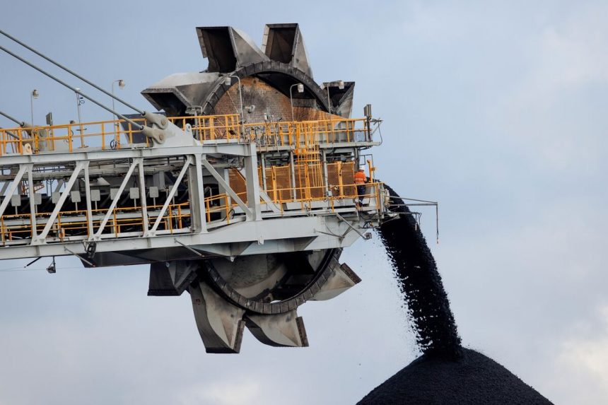 anglo-american-recorta-empleos-australianos-de-mina-de-carbon-en-caida-de-precios