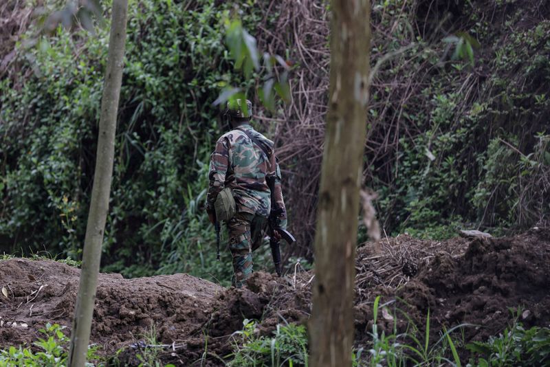 analisis-en-el-congo,-el-ejercito-y-los-rebeldes-cava-para-la-guerra-que-trump-dice-que-ha-terminado