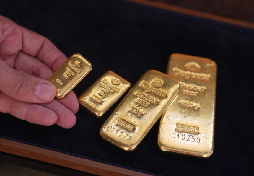 el-oro-apunta-a-los-4.000-dolares-impulsado-por-la-debilidad-del-dolar-y-los-recortes-de-la-fed