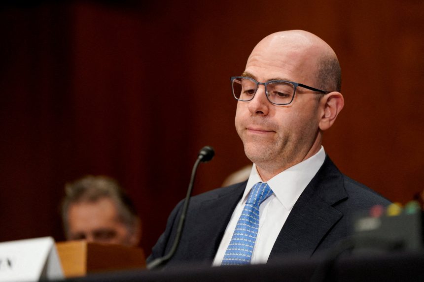stephen-miran,-un-disidente-en-la-fed-para-hacer-cumplir-los-designios-de-trump