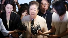 el-controvertido-lider-de-la-iglesia-niega-sobornar-a-la-ex-corea-del-sur,-primera-dama