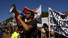 los-trabajadores-en-toda-francia-atacan-los-planes-de-recorte-de-presupuesto