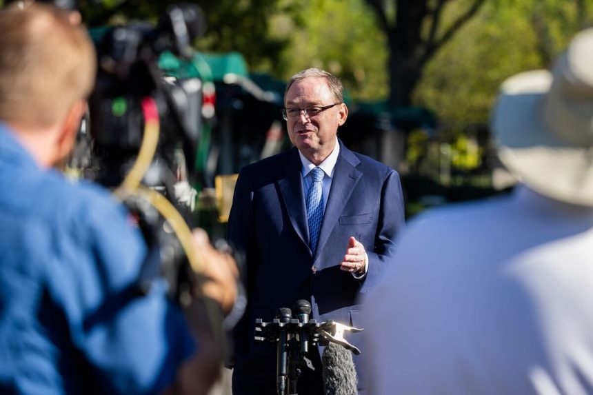 hassett-ofrece-el-respaldo-del-corte-de-tarifas-de-la-fed,-dice-que-es-un-comienzo