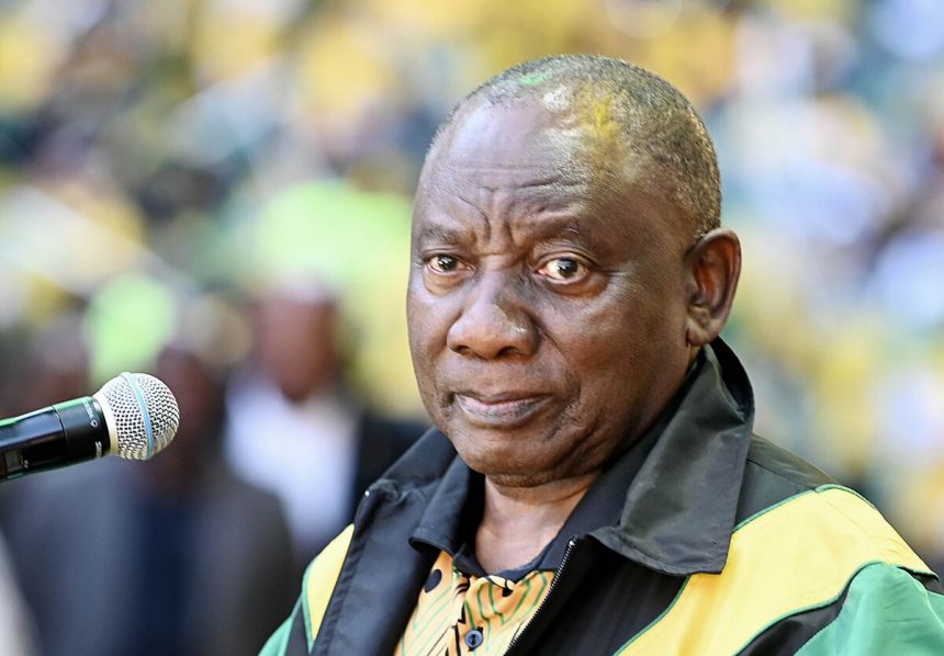 ramaphosa-intenta-calmar-una-reaccion-violenta-despues-de-alabar-a-la-fiesta-rival