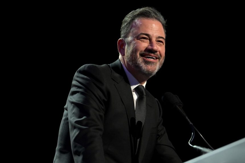 comics-nocturnos-alabado-a-kimmel,-ofrece-muchos-chistes-de-trump