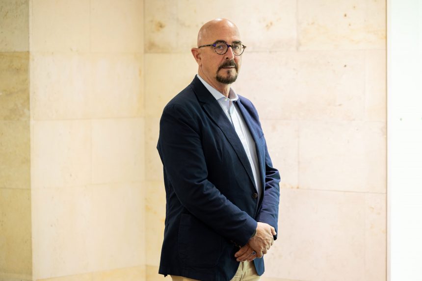 cesar-pascual:“vamos-camino-a-tener-una-medicina-de-ricos-y-otra-de-pobres-y-no-nos-lo-podemos-permitir”