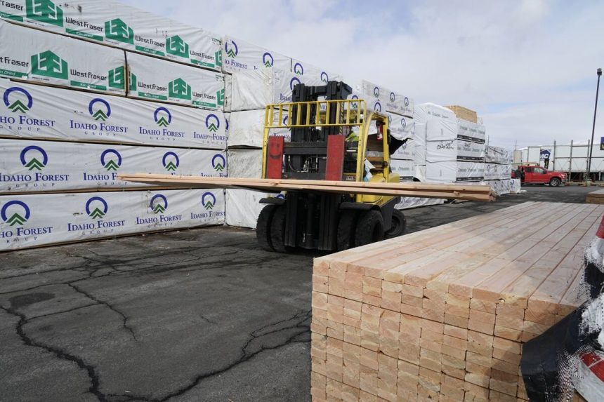 las-tareas-de-madera-no-logran-detener-la-caida-de-los-precios-a-medida-que-la-demanda-de-vivienda-se-tambalea
