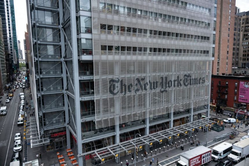 la-demanda-del-nyt-de-trump-se-lanzo-por-ahora-como-‘inexcusablemente’-largo