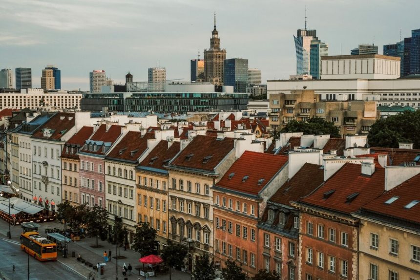 las-perspectivas-de-calificacion-de-polonia-reducen-a-moody’s-a-medida-que-aumentan-los-riesgos-presupuestarios