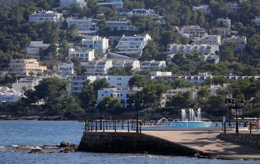 santa-eularia-des-riu-rompe-el-techo-de-precio-de-las-casas:-mas-de-6.000-euros-por-metro-cuadrado