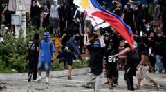 reloj:-las-protestas-anticorrupcion-de-filipinas-se-vuelven-violentas