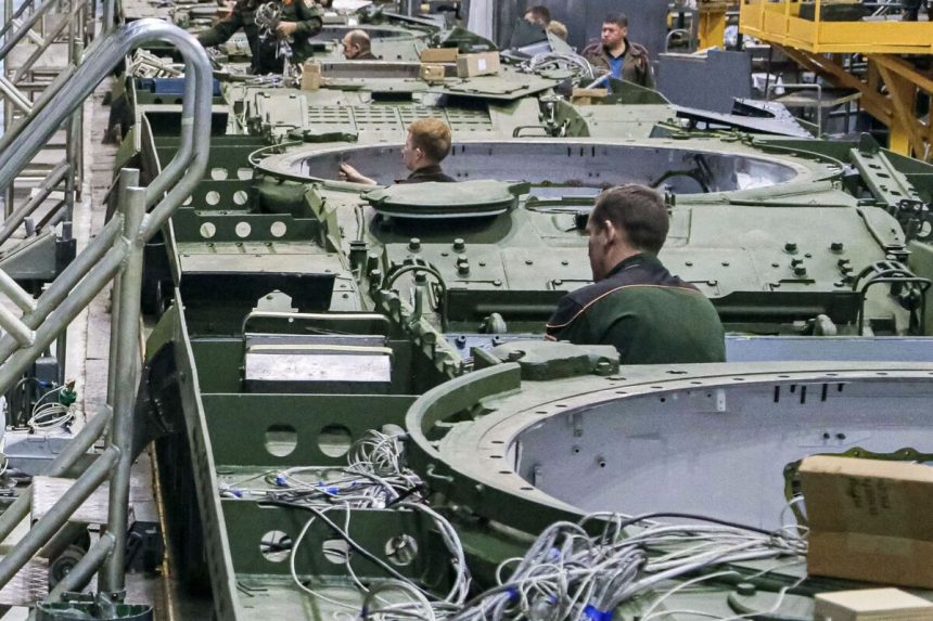 rusia-pesa-un-gasto-fijo-y-mas-impuestos-a-medida-que-las-cepas-de-guerra-las-finanzas