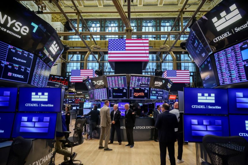las-acciones-asiaticas-se-abordan-tras-record-en-wall-street:-markets-wrap