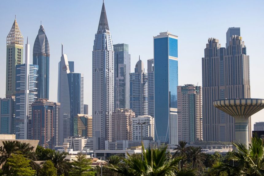 dubai-es-hasta-$-381-millones-al-contrator-de-alec-ipo-se-vende