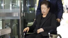 lider-de-la-iglesia-de-‘moonies’-arrestado-por-regalos-a-la-ex-corea-del-sur-de-la-primera-dama