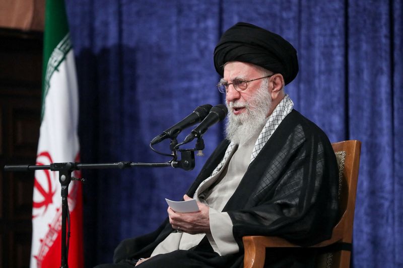 el-lider-supremo-de-iran-dice-que-las-negociaciones-con-nosotros-no-serian-de-interes-de-teheran