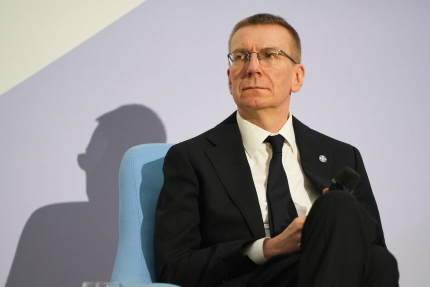 el-presidente-leton-dice-que-la-muestra-de-fuerza-es-la-unica-forma-de-detener-a-rusia
