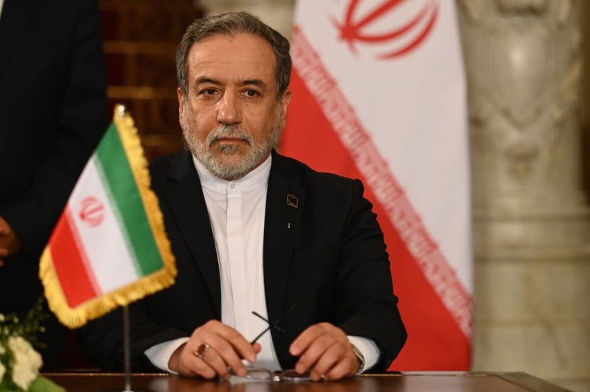 iran,-las-potencias-europeas-se-reunen-en-el-intento-de-evitar-la-crisis-nuclear