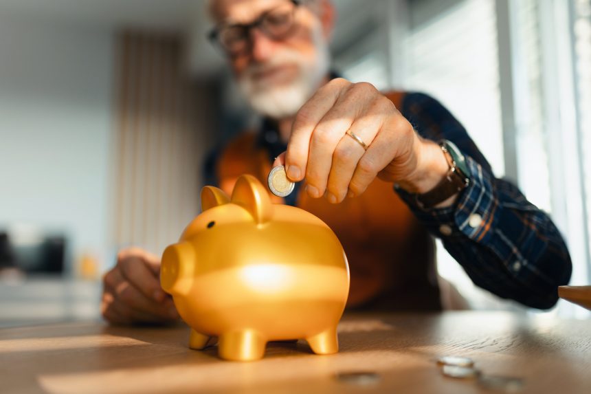 invertir-10.000-euros-para-ganar-solo-27:-la-letra-pequena-de-los-depositos-expres
