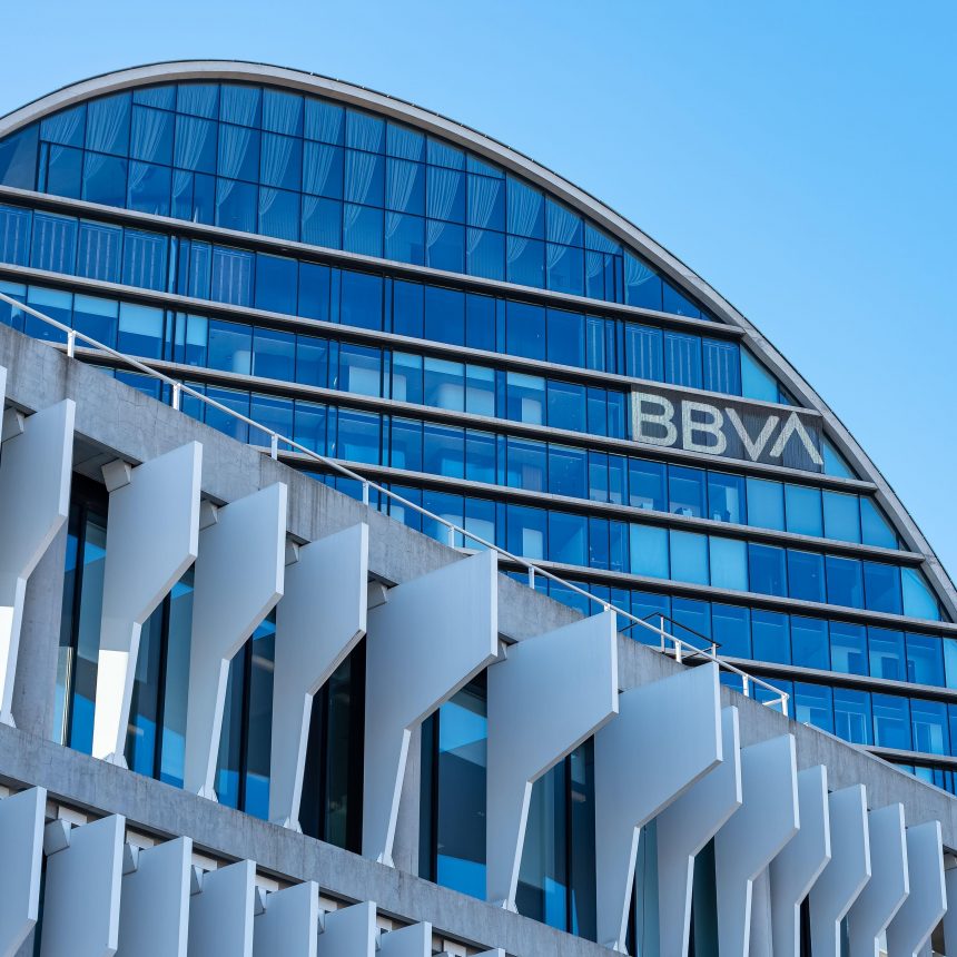 el-bbva-fia-a-blackrock,-norges-y-vanguard-amarrar-el-30%-de-la-opa-al-sabadell