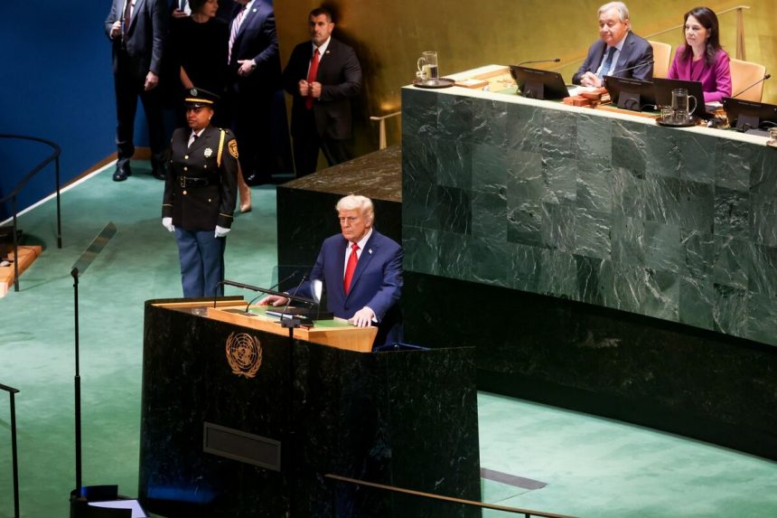 trump-y-el-simbolismo-de-una-escalera-de-la-onu-rota
