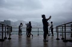 vientos-de-aullidos-y-laminas-de-lluvia:-en-el-ojo-de-un-tifon-en-china
