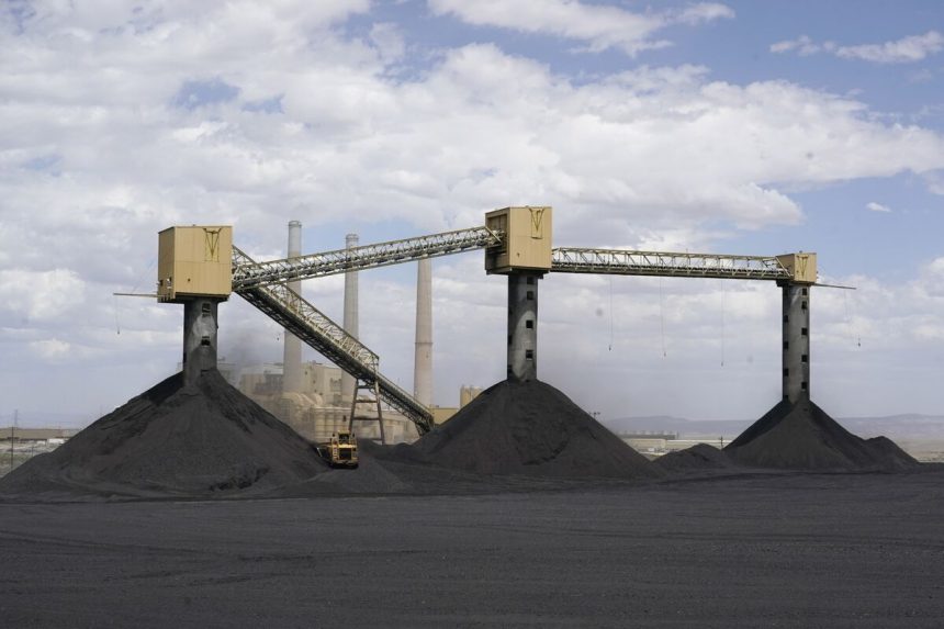 estados-unidos-planea-usar-poderes-de-emergencia-para-detener-mas-cierres-de-carbon