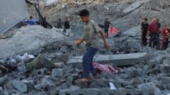 los-ataques-israelies-matan-a-docenas-en-la-ciudad-de-gaza,-dicen-los-hospitales,-a-medida-que-se-expande-ofensiva